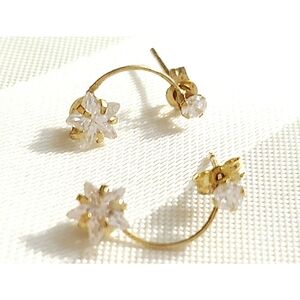 REAL 14K Yellow Gold Curved Earings double Cubic Zirconias Star